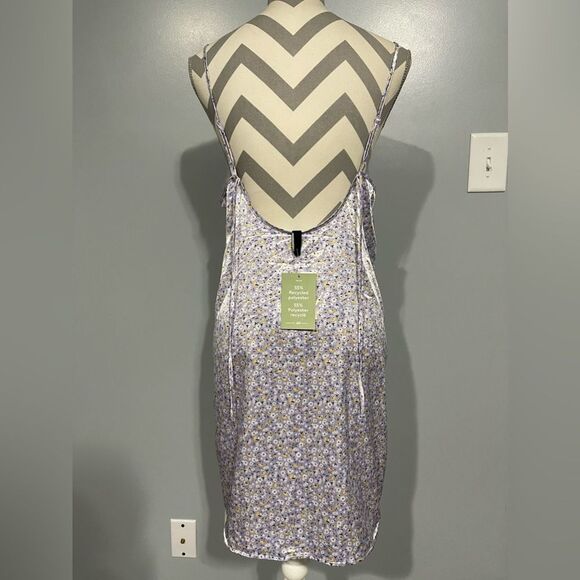 H&M comft Nightgound - Picture 2 of 9